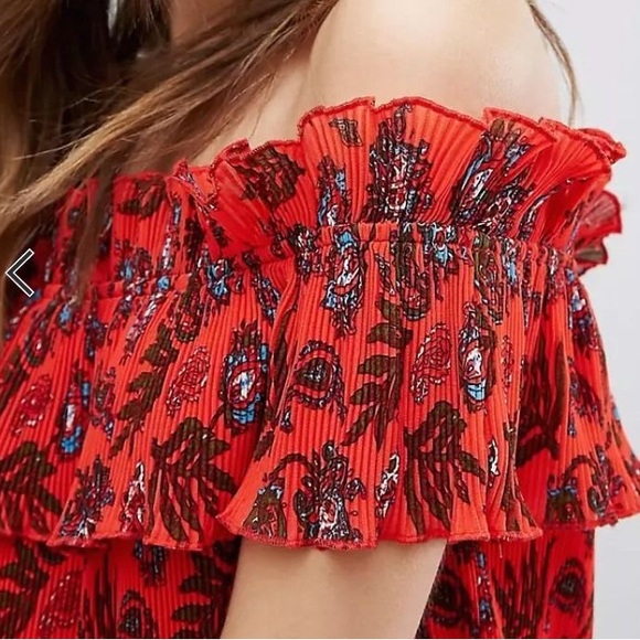 NWT MISS-GUIDED Red Paisley Flowy Chiffon High-Waisted Zip Shorts Light Breezy 2 - Picture 11 of 16